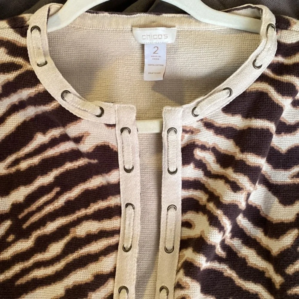 Chico’s animal print short sleeve‎ cardigan - Picture 5 of 6